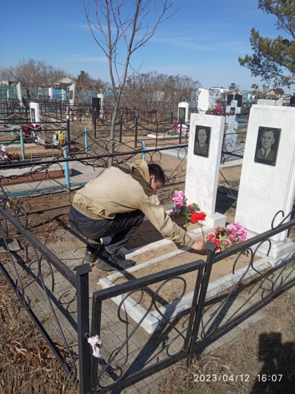 «Путь к обелиску».