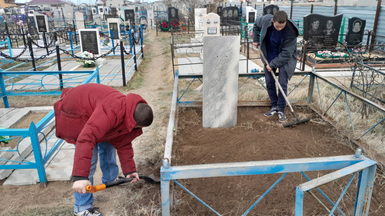 Путь к обелиску.